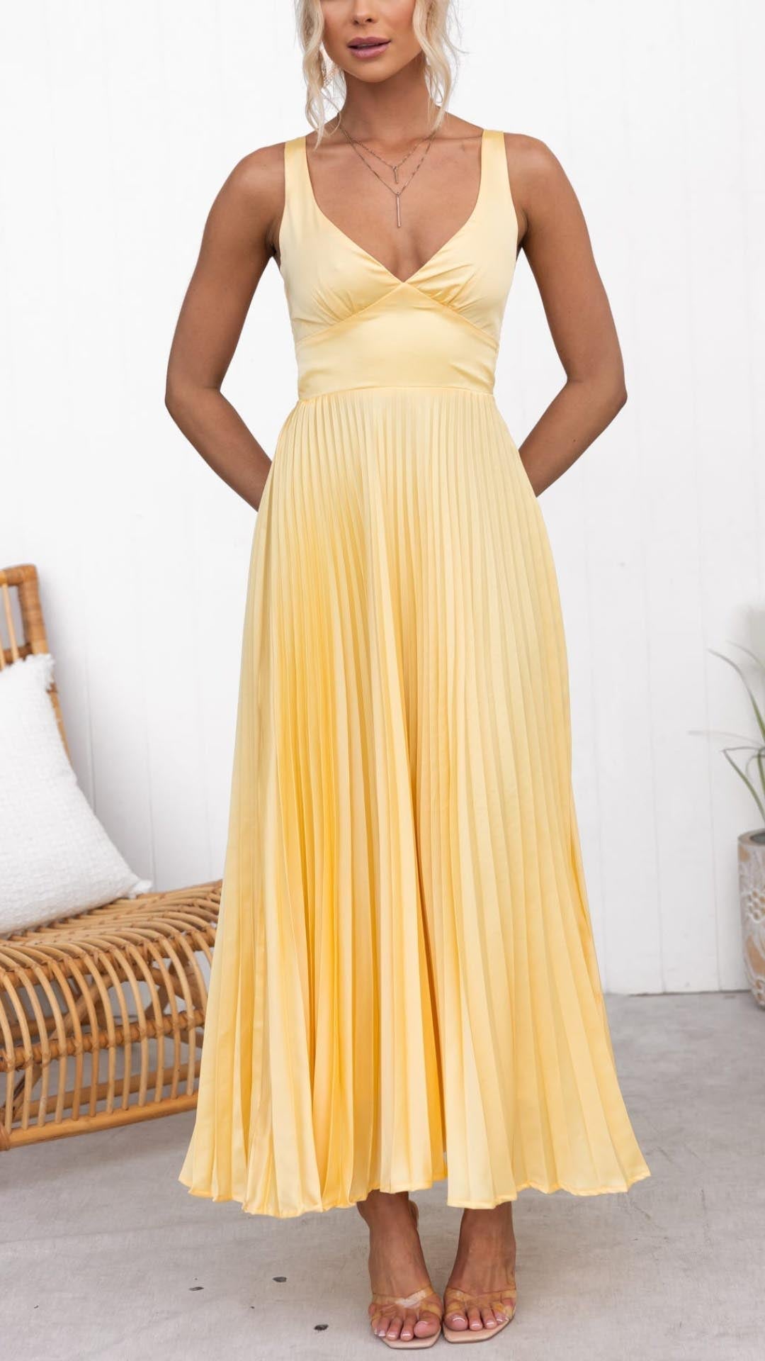 Aby™ | Yellow Pleated Maxi Dress with V-Neckline