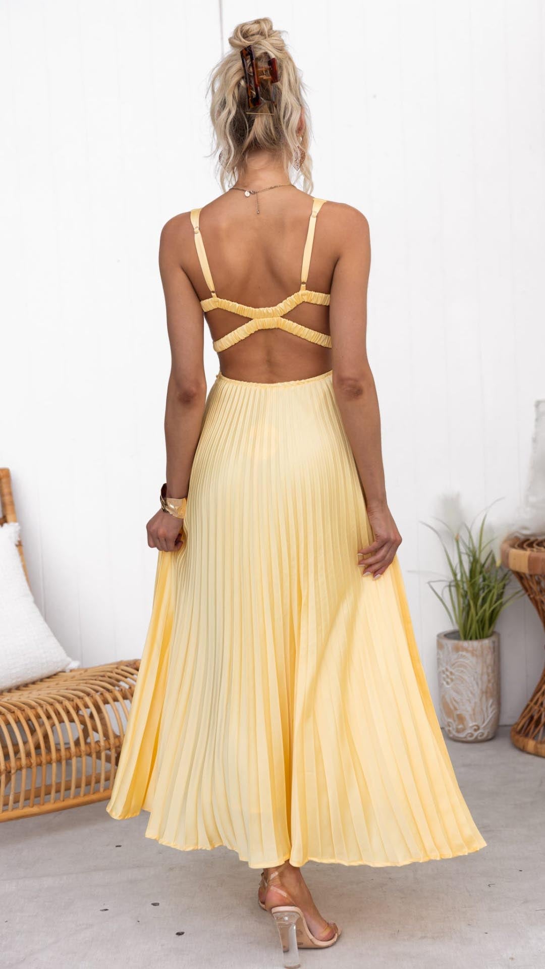 Aby™ | Yellow Pleated Maxi Dress with V-Neckline