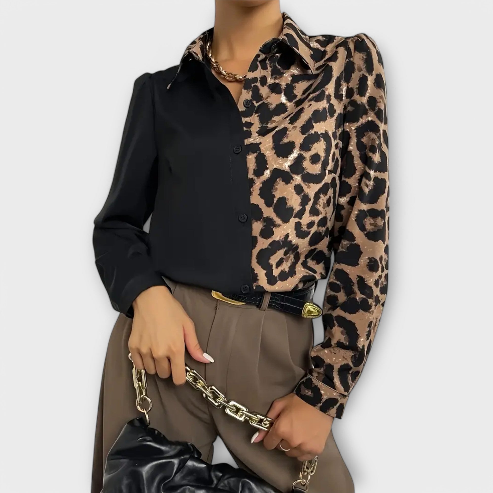 Anneliese | Simple and stylish leopard blouse